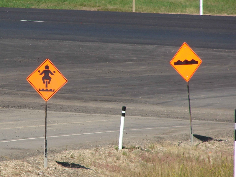 27-Attention Kinder sur la route